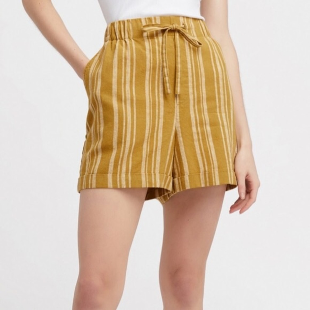 Uniqlo Striped Pull-on Linen Shorts